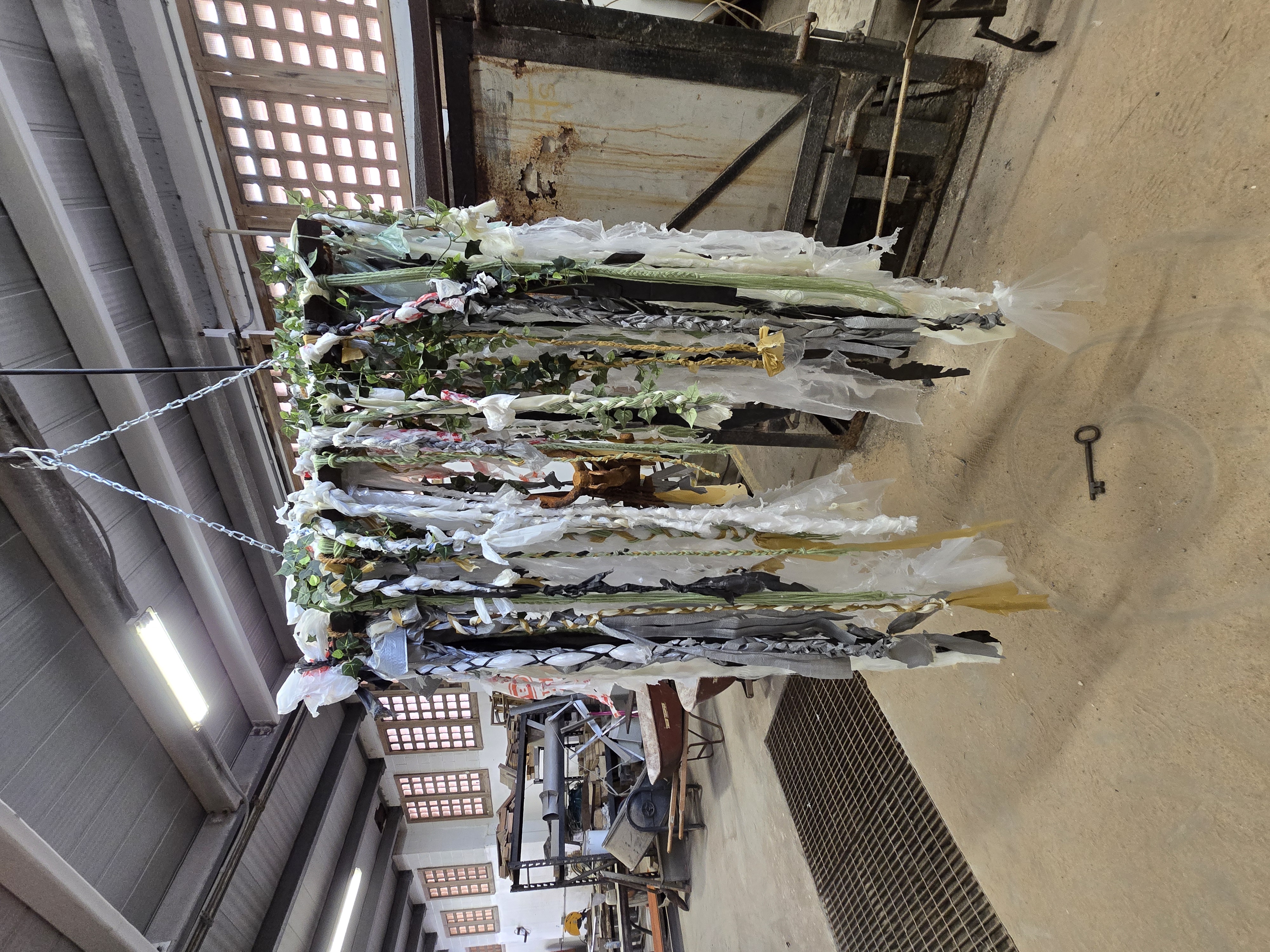 Sculpture: holytree